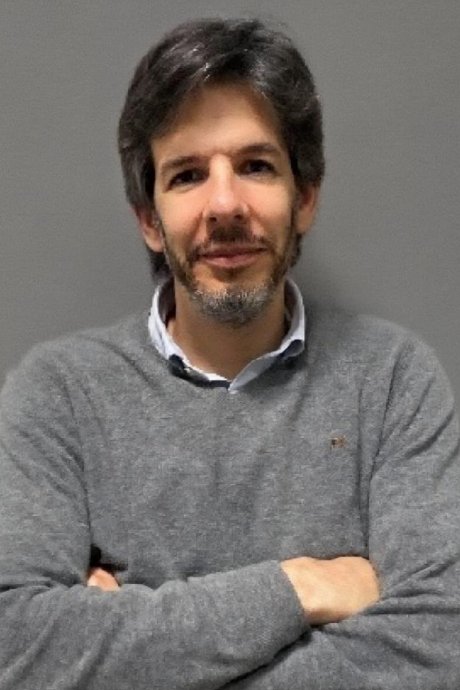 Dr. Tiago Santos (OM:44325)